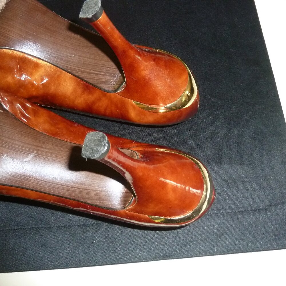 Stuart Weitzman Classic Tortoise Shell Pumps Size… - image 4